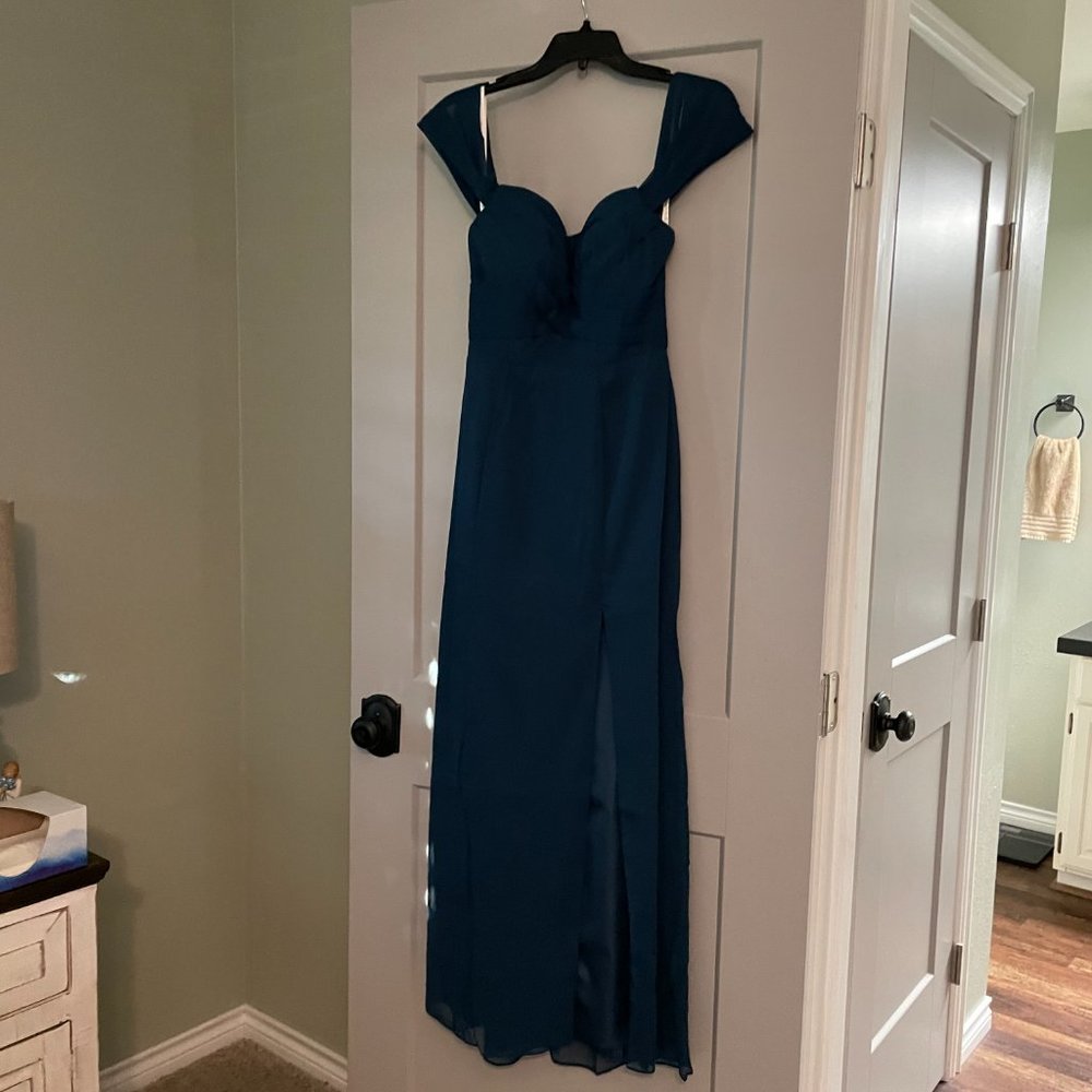 Azazie Joretta in Neptune NWT Size 4